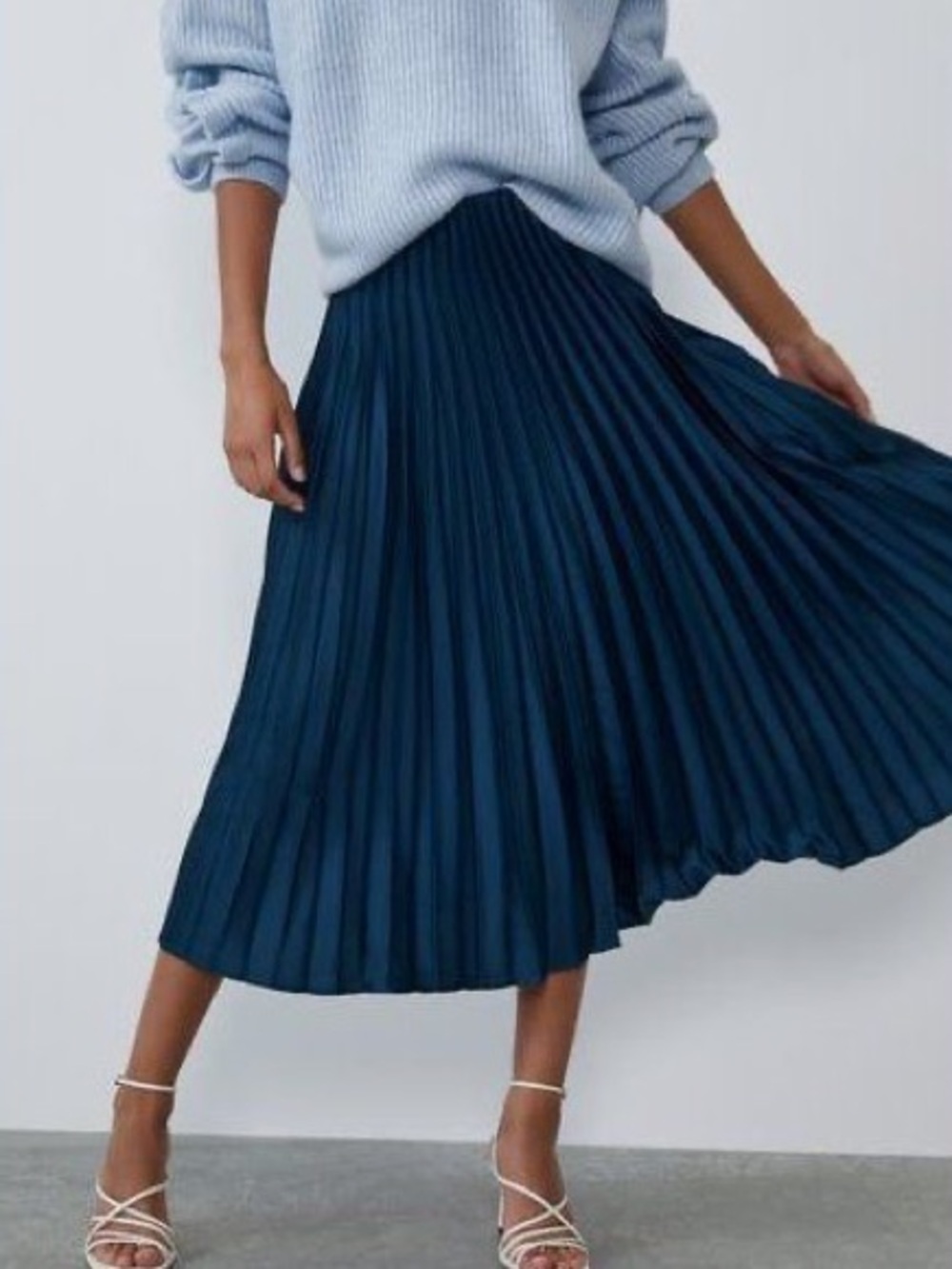 Zara High-waist Pleated Midi Skirt in Navy Blue